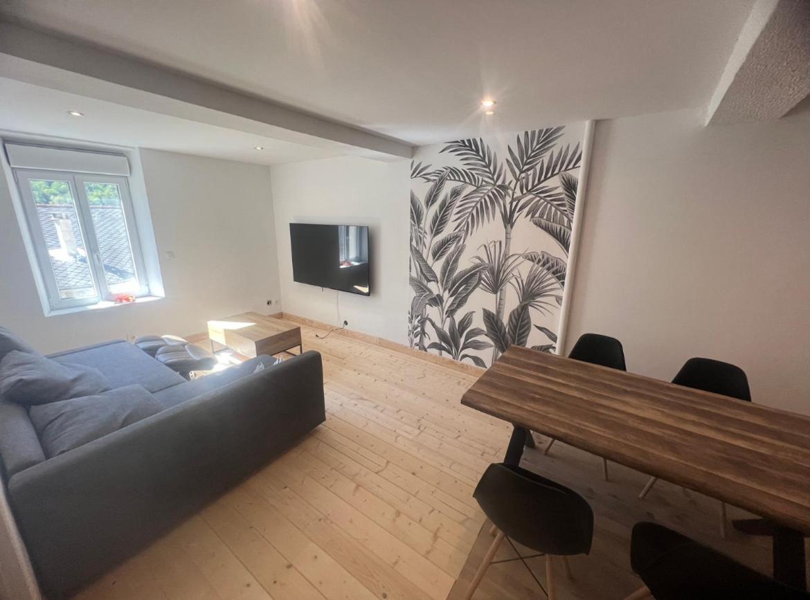 Charmant Grand Appartement Serdinya Bagian luar foto